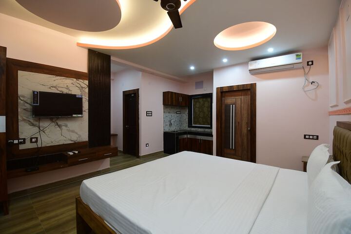 Room 10 of 25