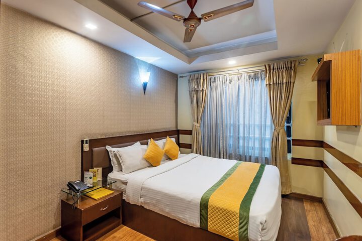 Room 3 of 40