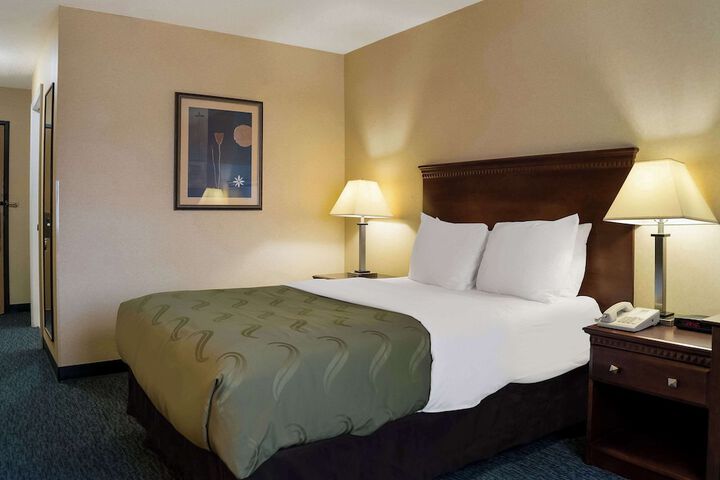 1 Double Bed Accessible (1 of 10)