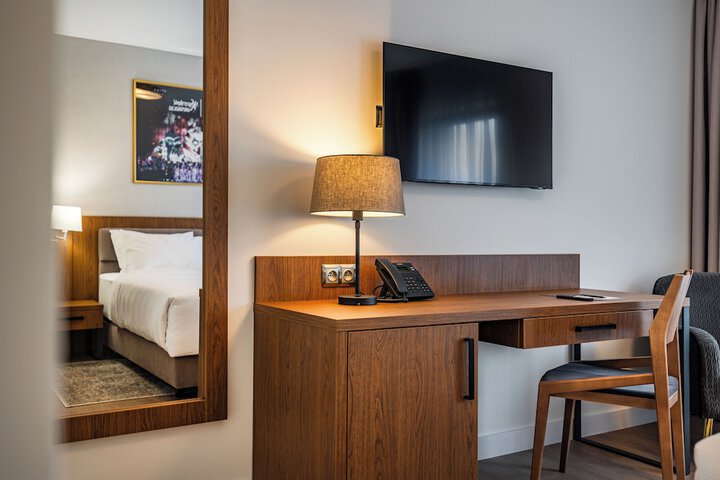 Room 16 of 24