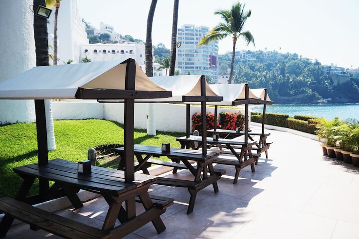 Lounge 59 of 85