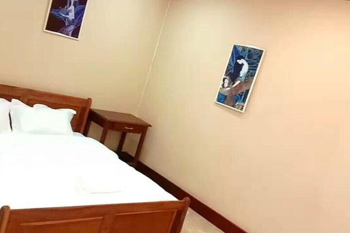 Room 8 of 61