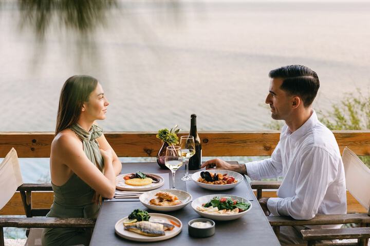 Dining 40 of 71