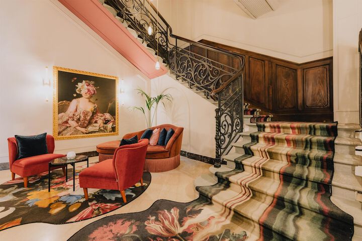 Entrance & Lobby