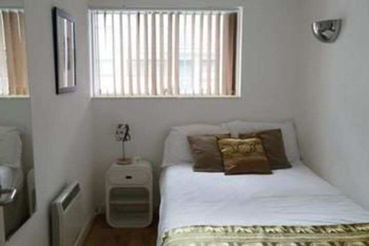 Room 7 of 17