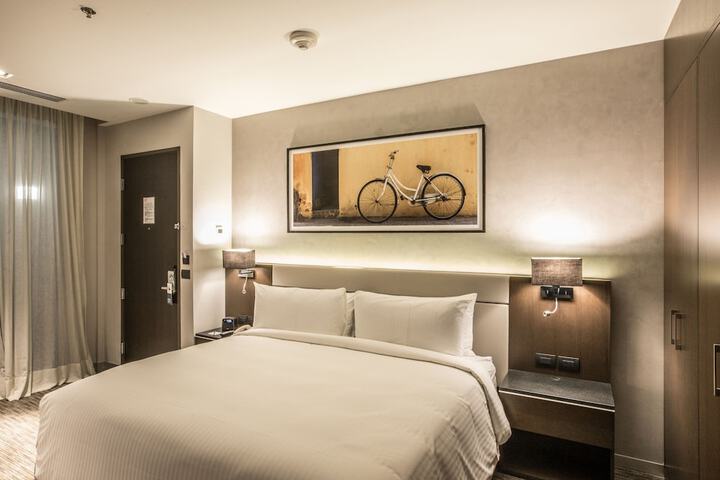 Room 18 of 40