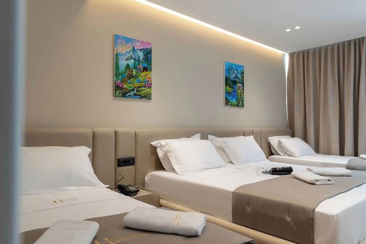Room 30 of 76