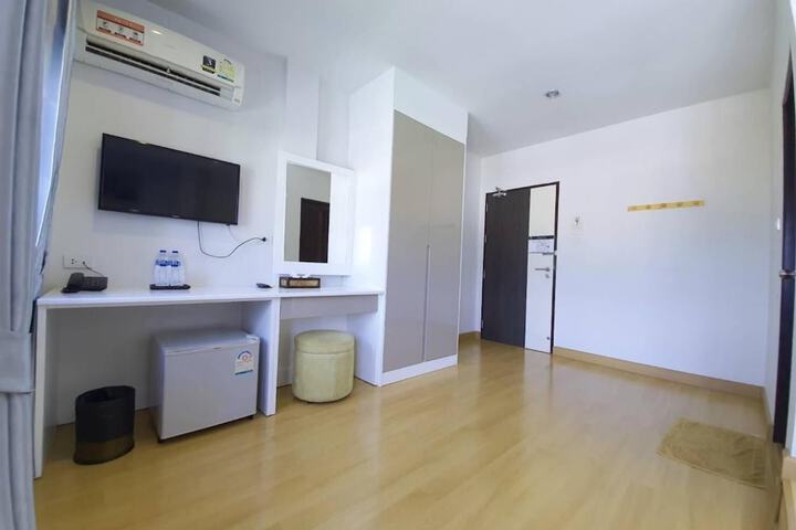 Room 25 of 63