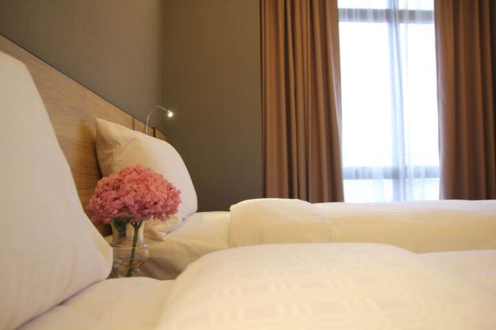Room 7 of 37