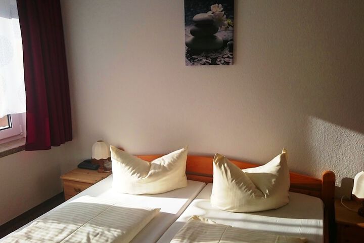 Room 8 of 36
