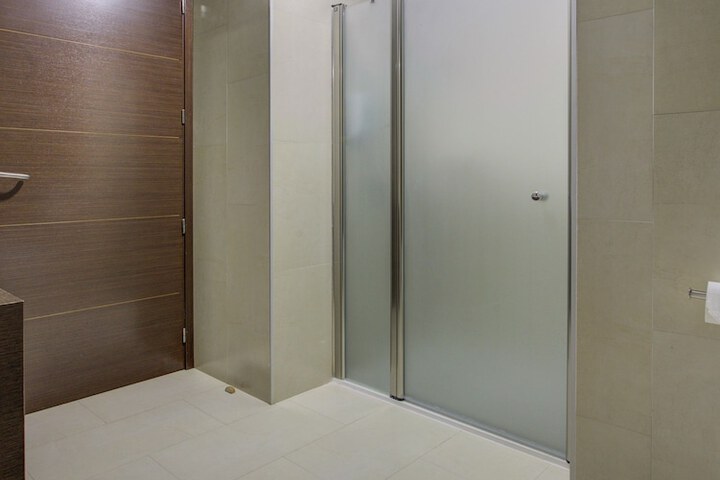 Room 30 of 75