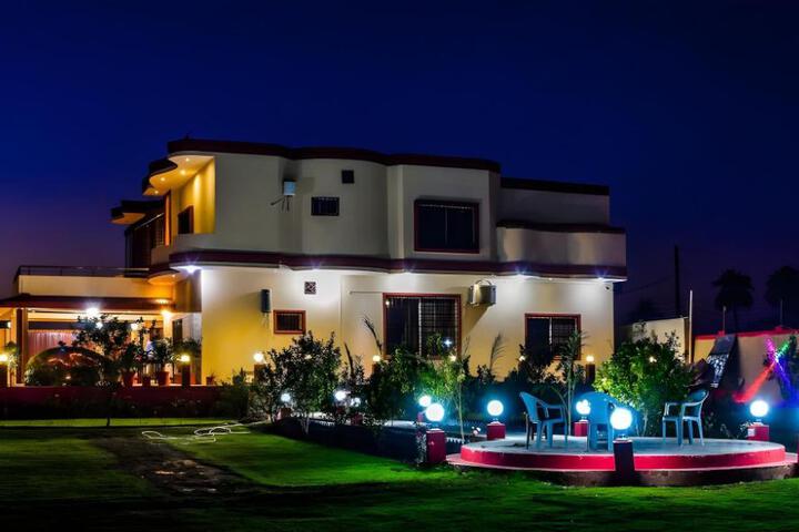 Arabian Lodges