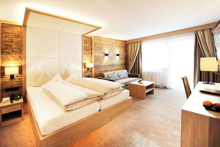 Room 27 of 65