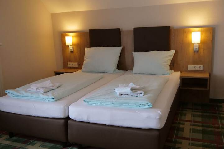 Room 3 of 52