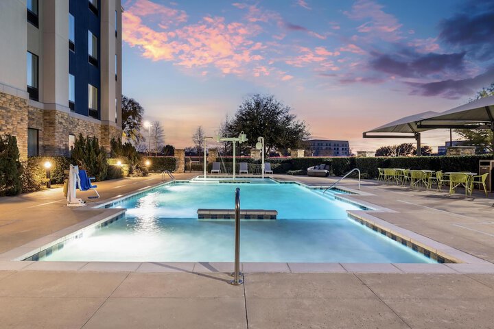 Hotel with Pool