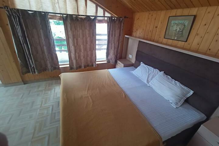Room 3 of 21