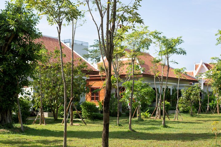Hotel Exterior 66 of 78