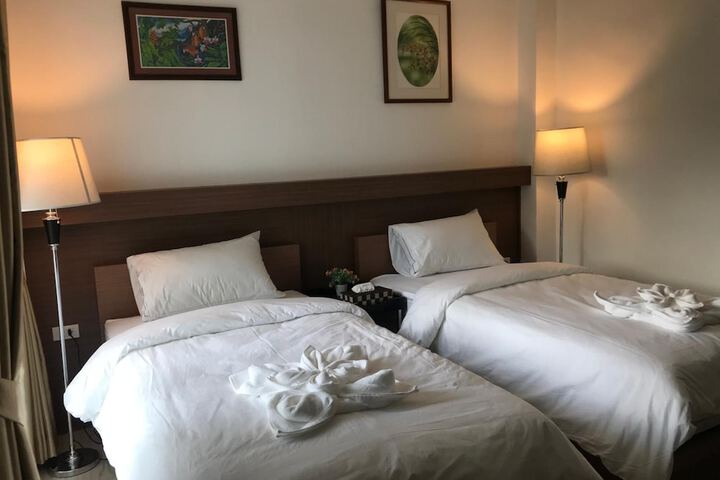 Room 11 of 43