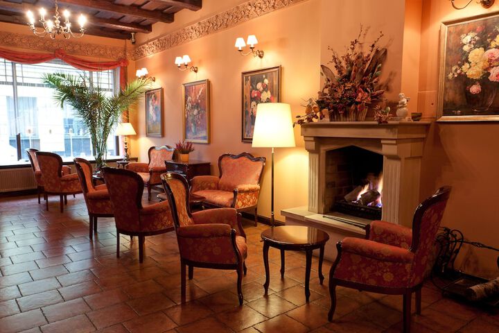 Hotel Lobby