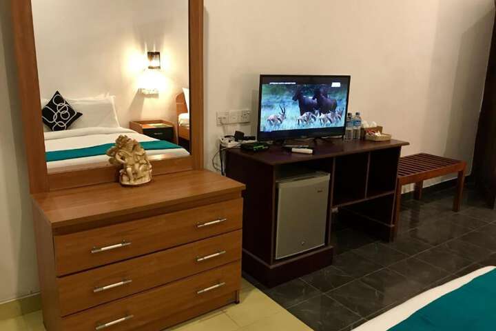 Room 21 of 76