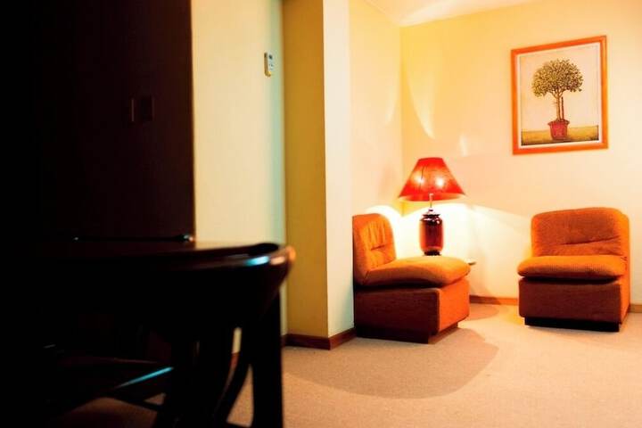 Room 9 of 18
