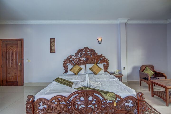 Room 10 of 66