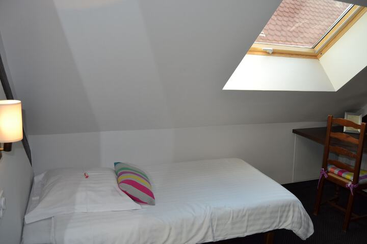 Room 6 of 96