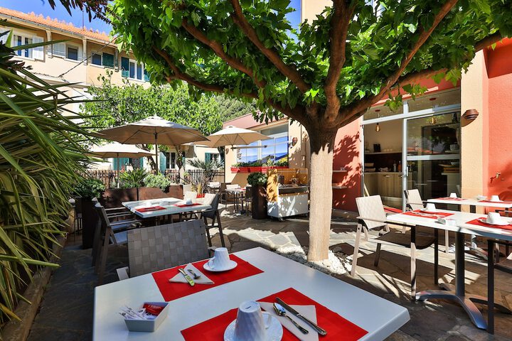 Terrace/Patio 75 of 77