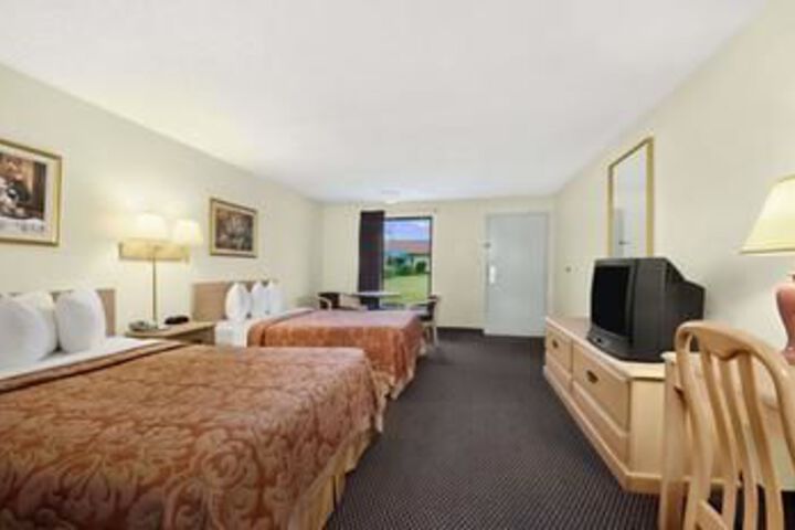 Room 6 of 26