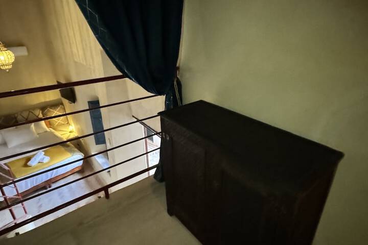Room 10 of 63