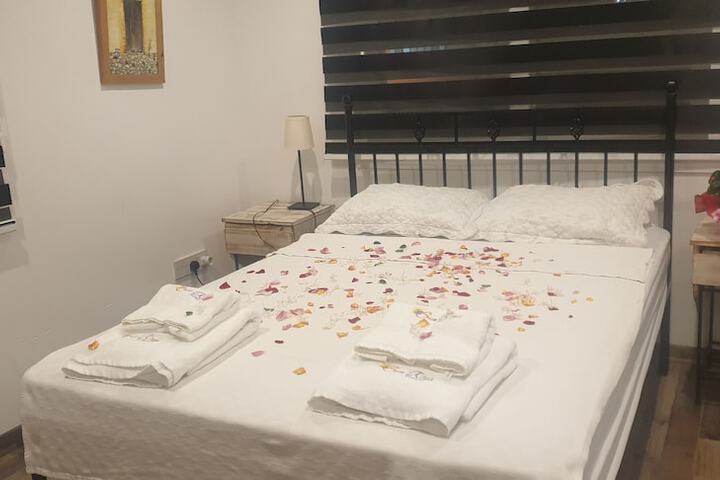 Room 8 of 34