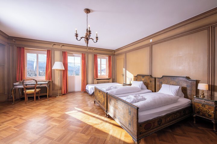 Room 30 of 103