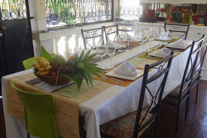 Dining 12 of 25