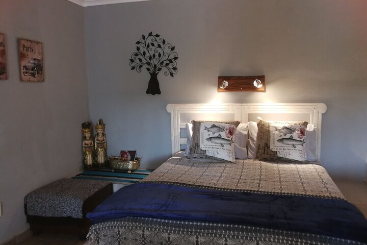 Room 25 of 76
