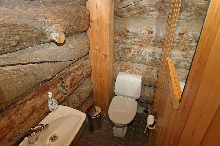 Room 13 of 22