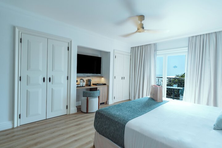 Room 31 of 180