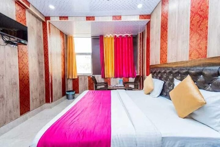 Room 5 of 24