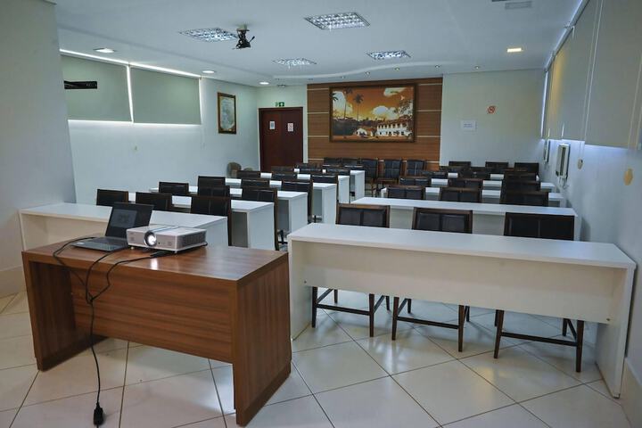 Ballroom/Hall 46 of 64