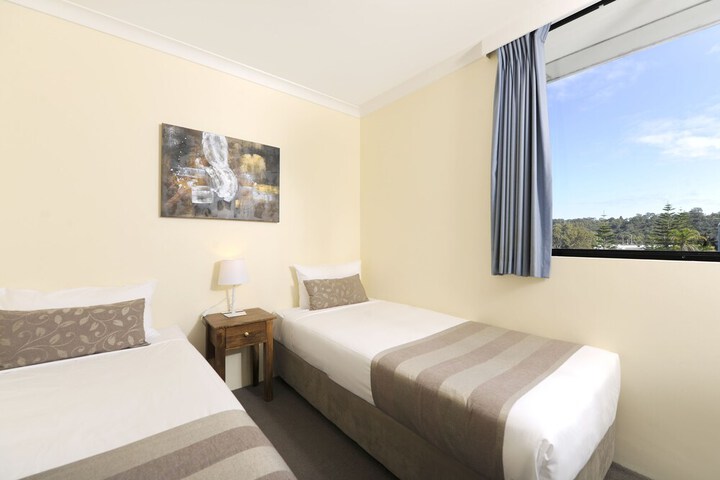 Room 4 of 35