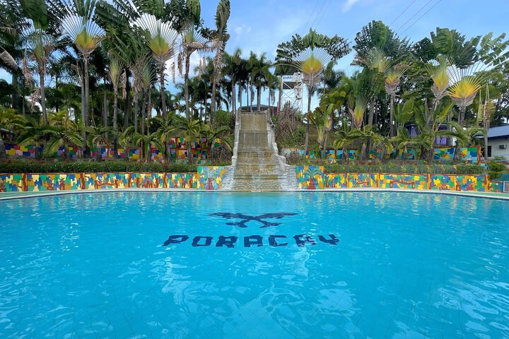 Pool 140 of 200
