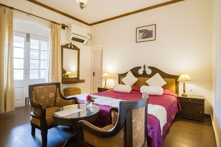 Room 6 of 34