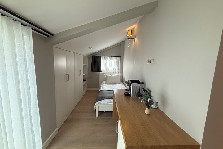 Room 13 of 91