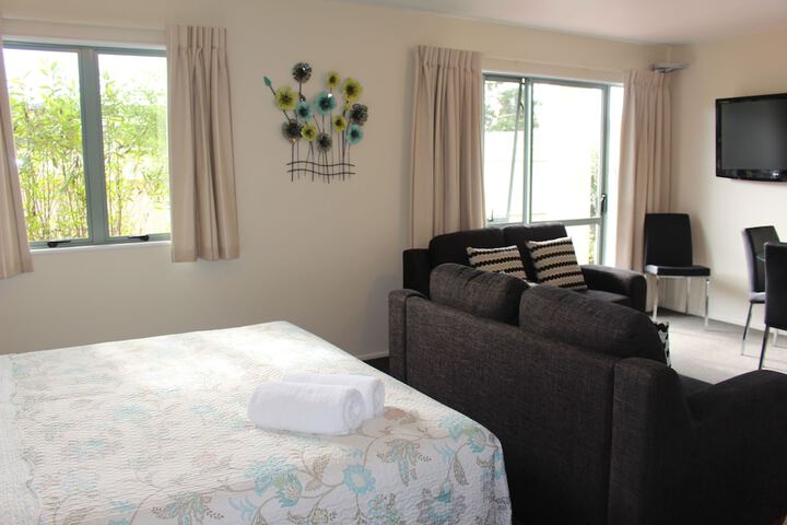 Room 18 of 28
