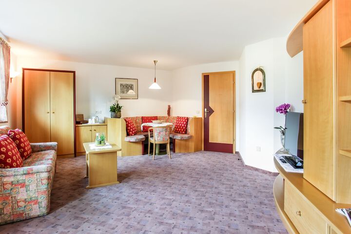 Room 9 of 39
