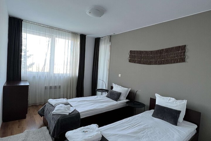 Room 27 of 95