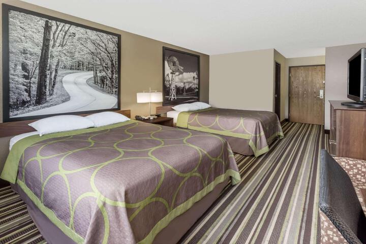 2 Queen Beds (4 of 10)