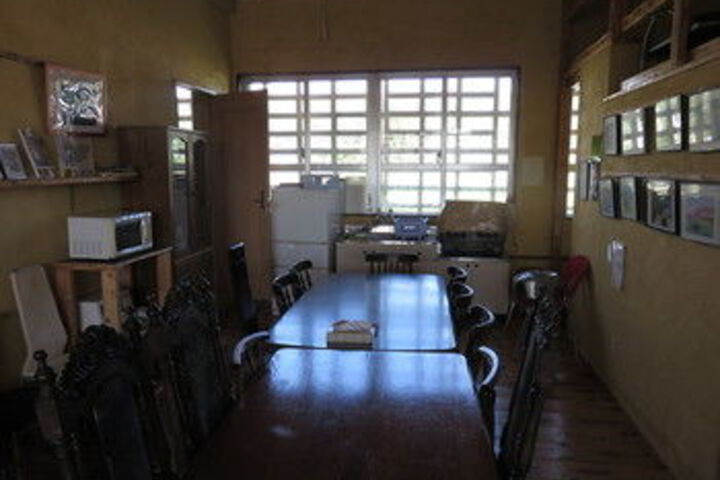 Room 18 of 28