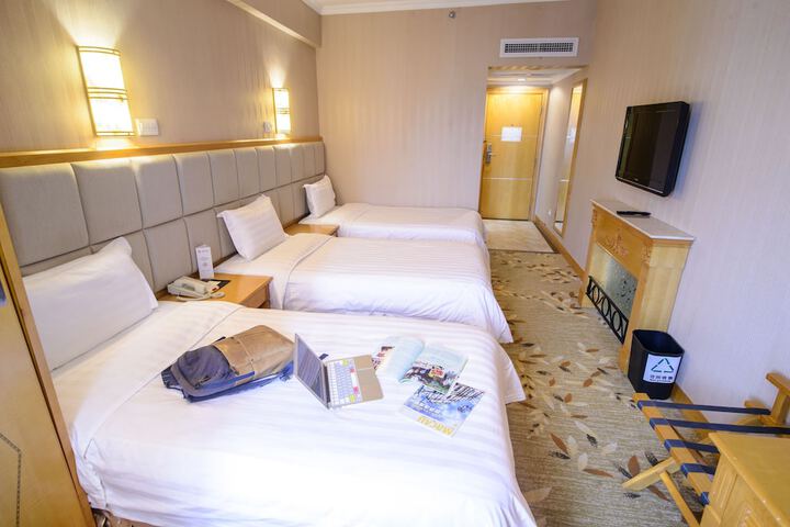 Room 10 of 66