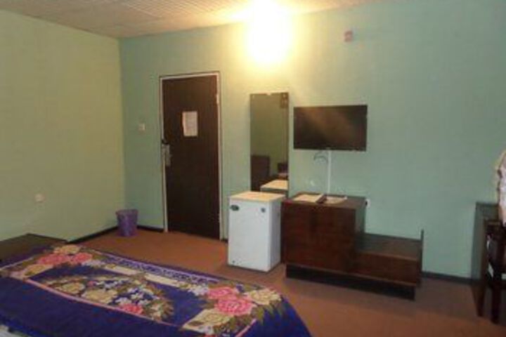 Room 14 of 33