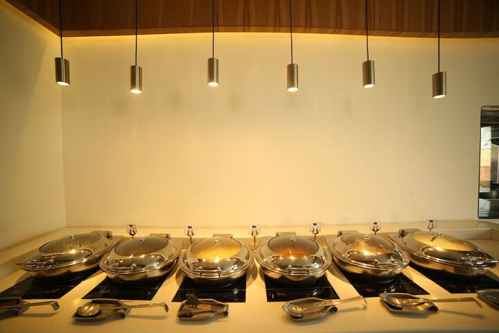 Dining Photos